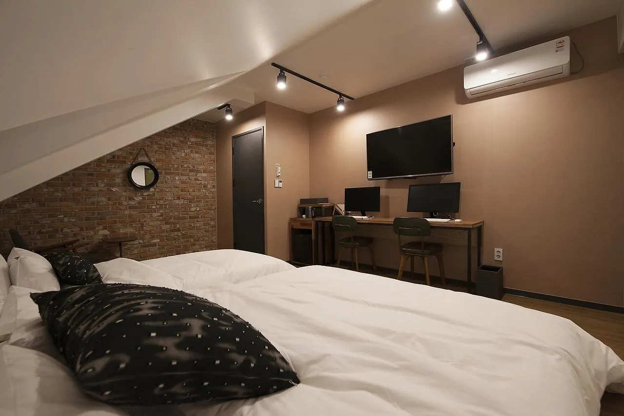 The Hotel Gray Busan 2*,